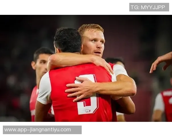 阿尔克马尔与门德斯洽谈斯米特转会皇马巴萨均表现出浓厚兴趣