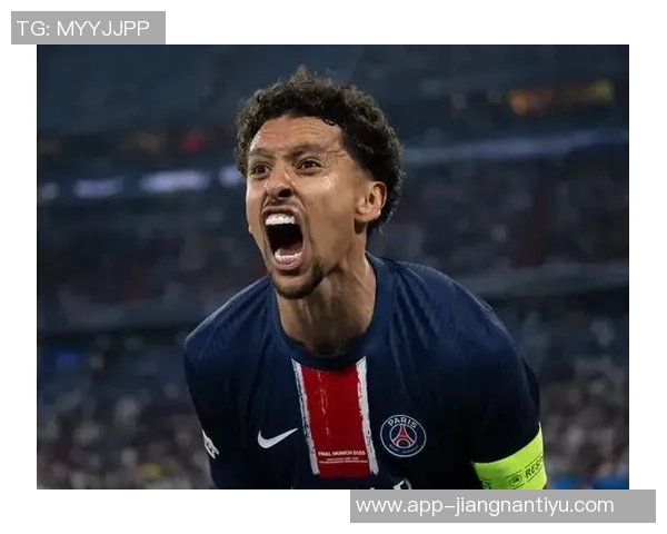 巴黎圣日耳曼全新2025-26赛季第四球衣发布尽显优雅与时尚魅力